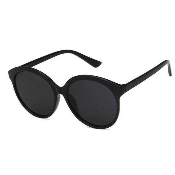 The Secret Pine Accessories - **FABIOLA* Black Retro Clear Lens Fashion Sunglasses